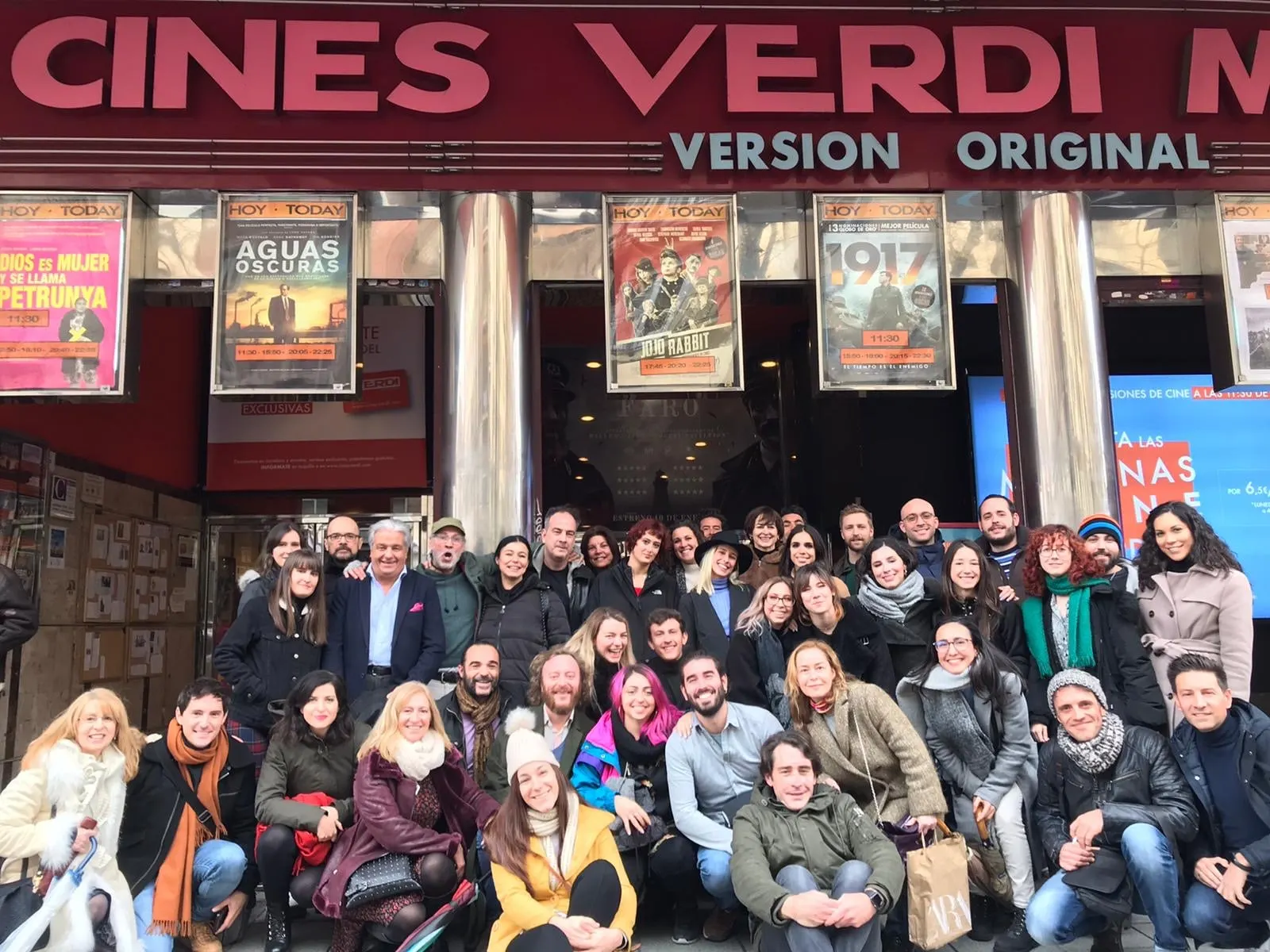 Equipo de la película «Rosalinda» en el estreno en Cines Verdi